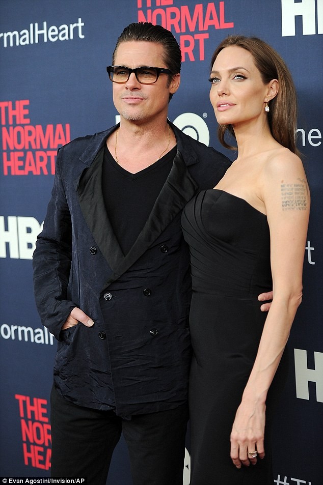Angelina Jolie - Brad Pitt từng dùng hình xăm để ràng buộc nhau ảnh 6