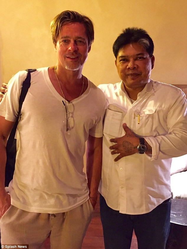 Angelina Jolie - Brad Pitt từng dùng hình xăm để ràng buộc nhau ảnh 4