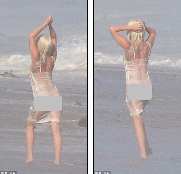Lady Gaga wears a thin see-through to play with the waves pH๏τo 3