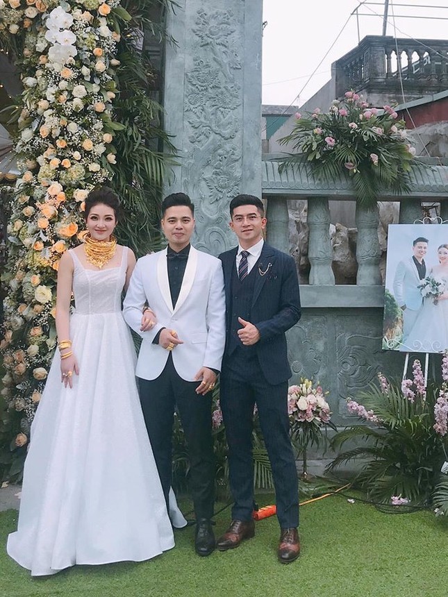 'Cô dâu 200 cây vàng' ở Nam Định sinh con đầu lòng ảnh 2
