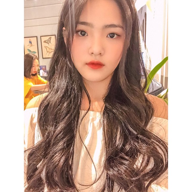 Xinh xắn nổi bật, nữ sinh được tìm kiếm sau chương trình 'Đường lên đỉnh Olympia' ảnh 10