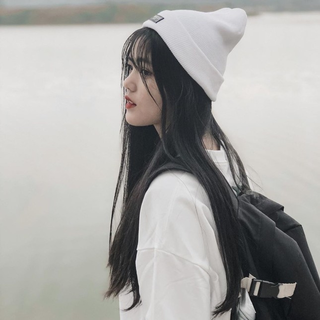 Xinh xắn nổi bật, nữ sinh được tìm kiếm sau chương trình 'Đường lên đỉnh Olympia' ảnh 7