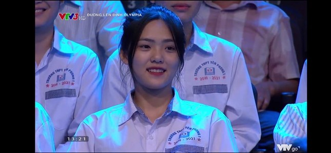 Xinh xắn nổi bật, nữ sinh được tìm kiếm sau chương trình 'Đường lên đỉnh Olympia' ảnh 2