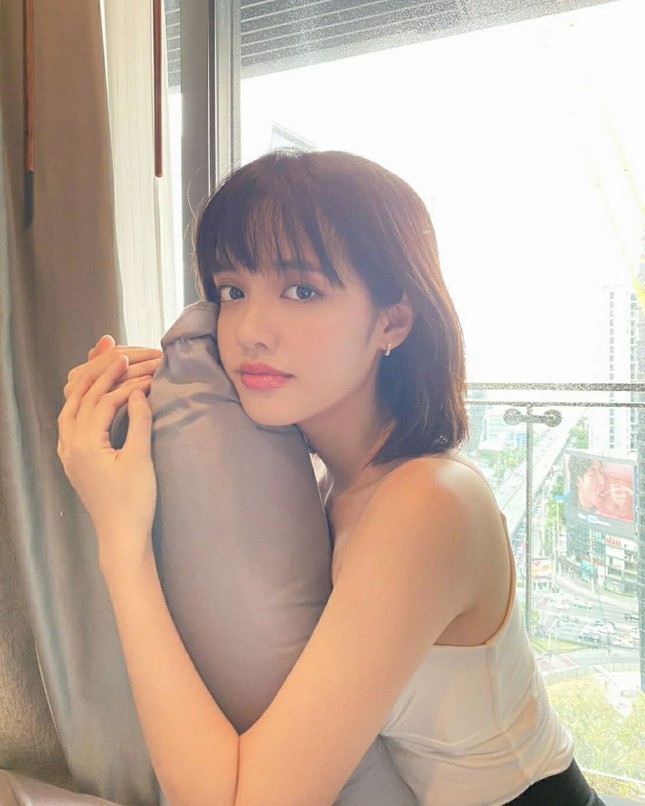 Nữ blogger xinh đẹp giống hệt ca sĩ Lisa nhóm BlackPink ảnh 14