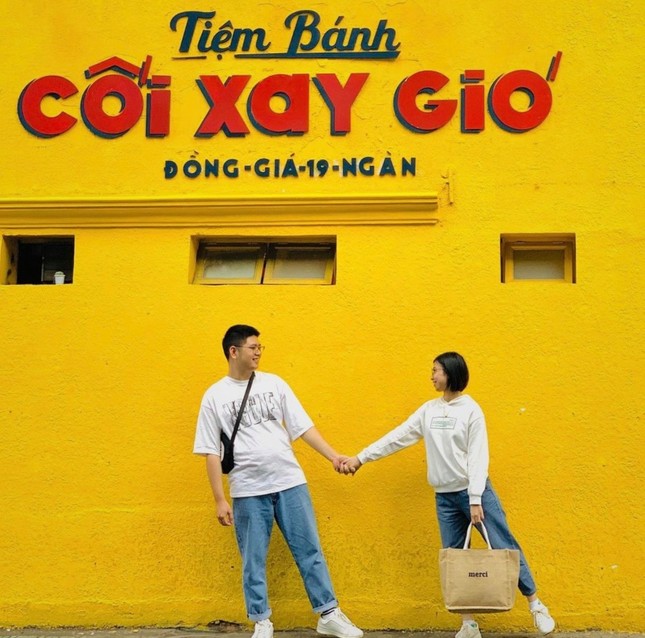 Bức tường vàng 'Tiệm bánh Cối Xay Gió' ở Đà Lạt sắp biến mất làm dân mạng tiếc nuối ảnh 2