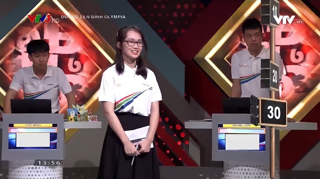 Nữ sinh Đường lên đỉnh Olympia gây ấn tượng với nụ cười 'tỏa nắng' ảnh 2