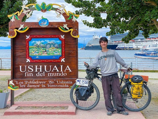 Chàng trai 19 tuổi đạp xe qua 14 nước trong hơn 500 ngày ảnh 6