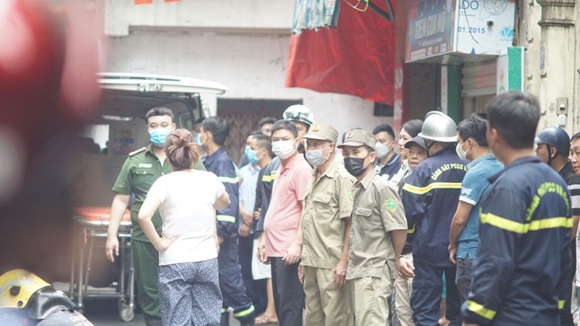 Cháy lớn trong ngõ Thổ Quan, đưa thi thể 3 người ra ngoài ảnh 5