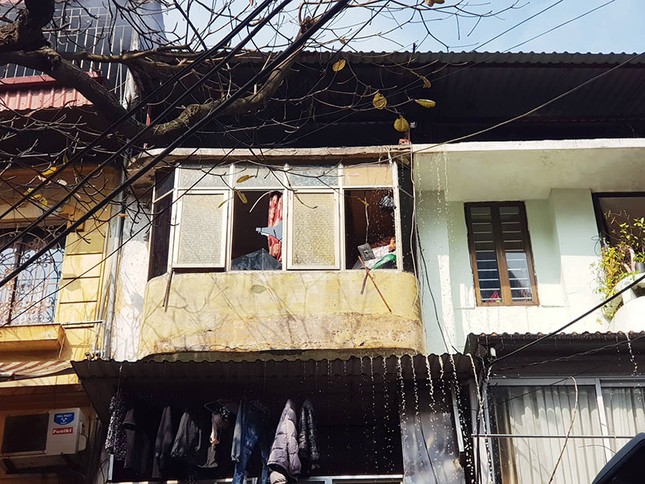 Đốt vàng mã ông Công ông Táo gây cháy nhà phố cổ ảnh 4