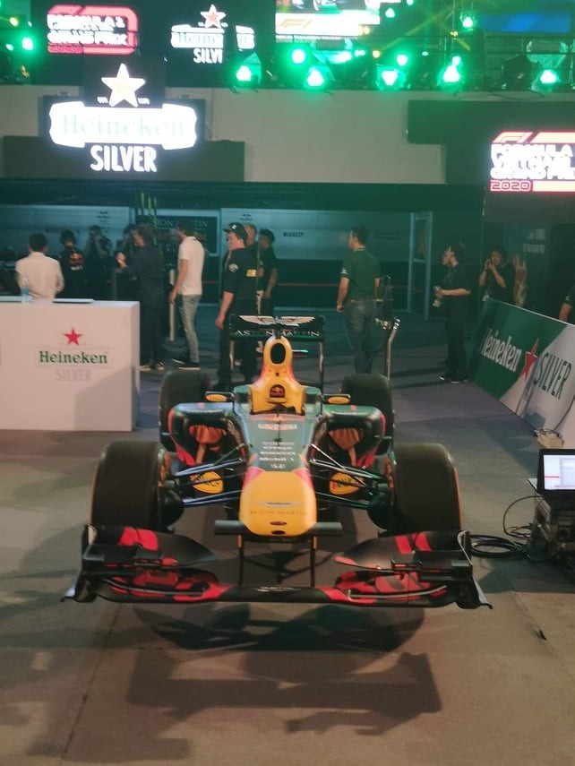 'Quái thú' F1 lăn bánh trên đường đua thử Mỹ Đình ảnh 1