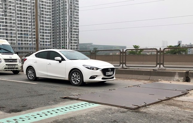 'Hầm chông' tại công trường sửa đường Vành đai 3 trên cao ảnh 3