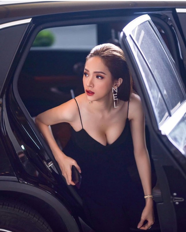 Hoa hậu Hương Giang: “Tôi luôn muốn vượt qua mọi vòng tròn do người khác định sẵn“ ảnh 6