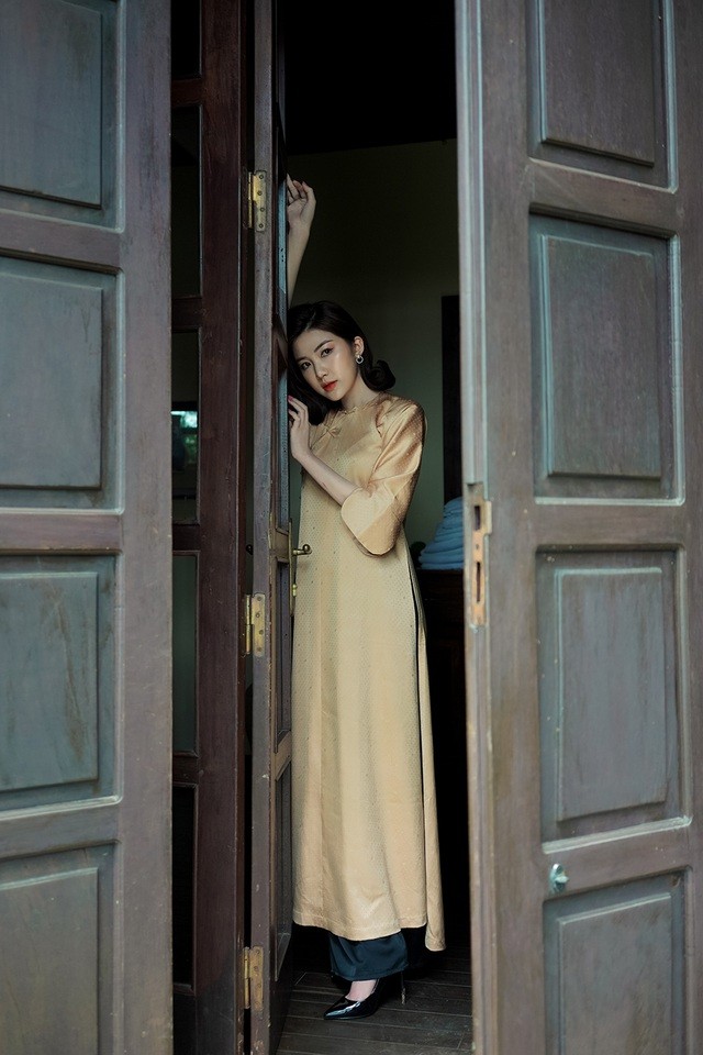 “Tiểu tam” Lương Thanh tiết lộ sự thật sau tin đồn cát-xê cao ngất ngưởng - 5 “Tiểu tam” Lương Thanh tiết lộ sự thật sau tin đồn cát-xê cao ngất ngưởng - 5