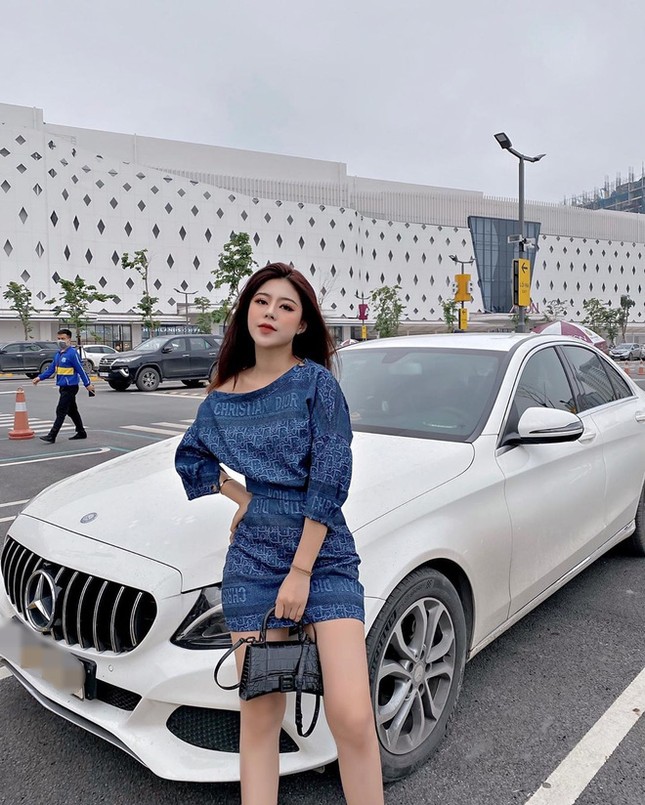 Khi bạn đang bận lên mạng tán dóc mỗi ngày, nhiều gái đẹp đã có nhà có xe từ năm 19 tuổi - Ảnh 19. Khi bạn đang bận lên mạng tán dóc mỗi ngày, nhiều gái đẹp đã có nhà có xe từ năm 19 tuổi - Ảnh 19.