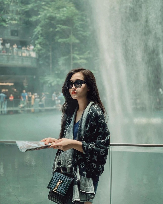Khi bạn đang bận lên mạng tán dóc mỗi ngày, nhiều gái đẹp đã có nhà có xe từ năm 19 tuổi - Ảnh 3. Khi bạn đang bận lên mạng tán dóc mỗi ngày, nhiều gái đẹp đã có nhà có xe từ năm 19 tuổi - Ảnh 3.