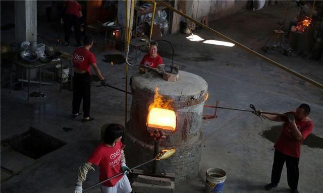 Nghệ nhân 38 tuổi gây chú ý toàn thế giới với 20 năm bên “lò luyện thần thú“ ảnh 9