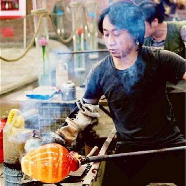 Nghệ nhân 38 tuổi gây chú ý toàn thế giới với 20 năm bên “lò luyện thần thú“ ảnh 10