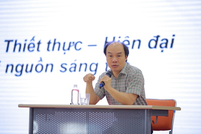 GS Ngô Bảo Châu cũng phải “bó tay” trước câu hỏi khó của học sinh miền Tây yêu Toán ảnh 4