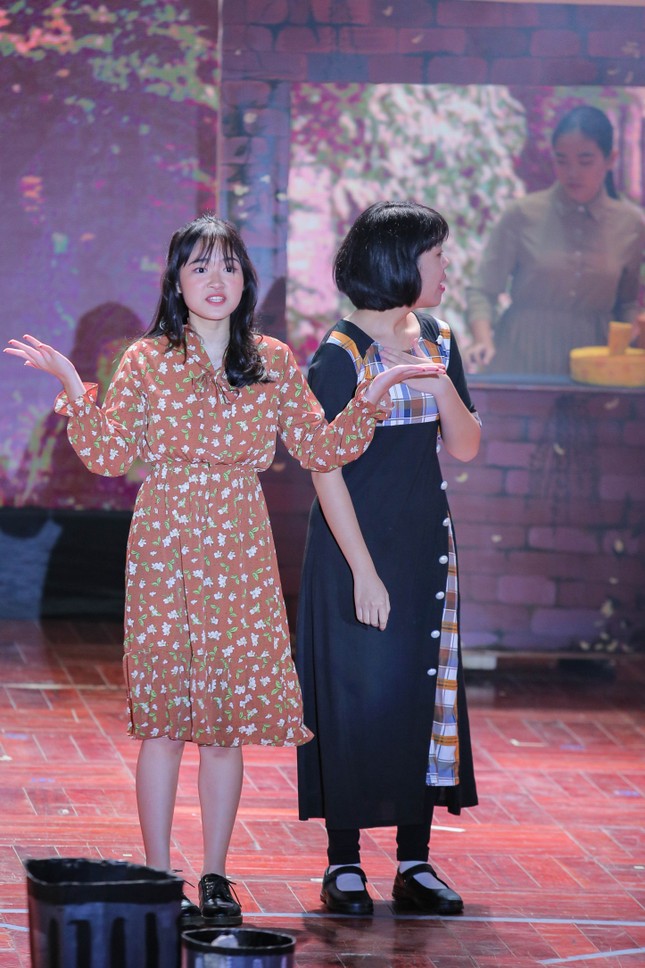Lạc vào giữa hai thế giới thực - ảo với vở nhạc kịch English Performance ảnh 4