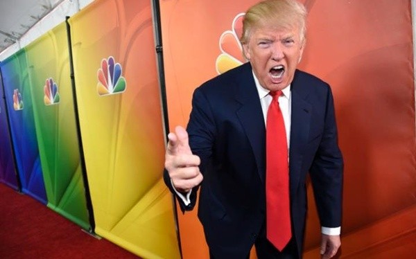 Ông Donald Trump cùng vợ đi bỏ phiếu ảnh 49