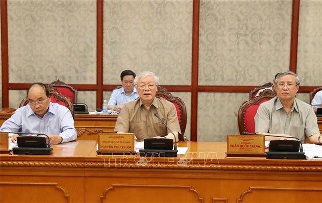 Tổng Bí thư, Chủ tịch nước họp Bộ Chính trị, xem xét công tác nhân sự ảnh 1