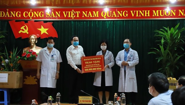 Ủng hộ hơn 500 tỷ đồng phòng, chống dịch COVID-19 ảnh 1
