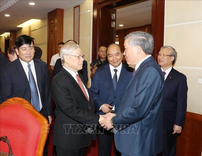 Tiêu chuẩn Uỷ viên Bộ Chính trị, Ban Bí thư: Không tham nhũng, tham vọng quyền lực ảnh 2