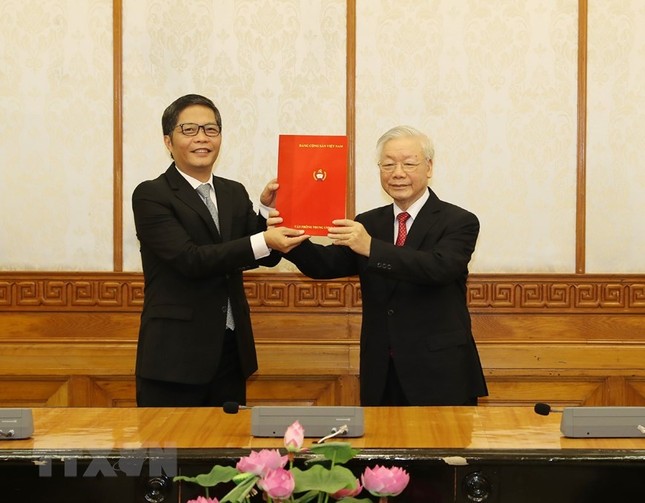 Ông Võ Văn Thưởng giữ chức Thường trực Ban Bí thư, ông Trần Tuấn Anh làm Trưởng Ban Kinh tế ảnh 2