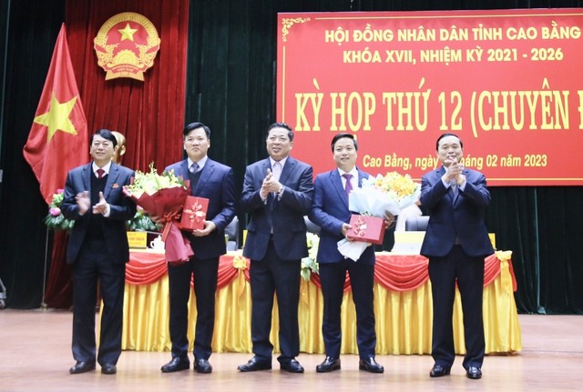 Phê chuẩn kết quả bầu Phó Chủ tịch UBND tỉnh Cao Bằng ảnh 1