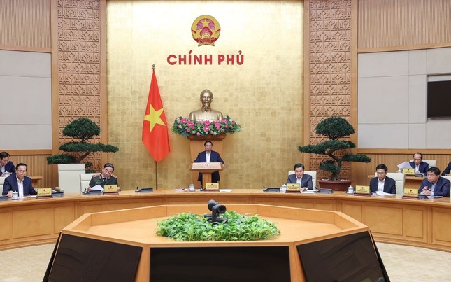 Chính phủ thảo luận giải pháp bảo đảm thuốc, trang thiết bị y tế ảnh 1