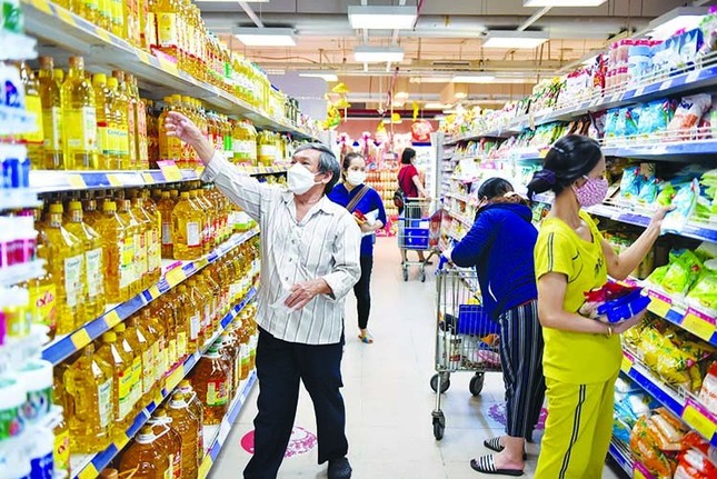 Giảm 2% thuế VAT từ ngày mai ảnh 1