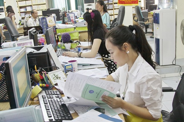 Thường trực Chính phủ yêu cầu đánh giá kỹ việc giảm thời gian đóng BHXH xuống 15 năm ảnh 1