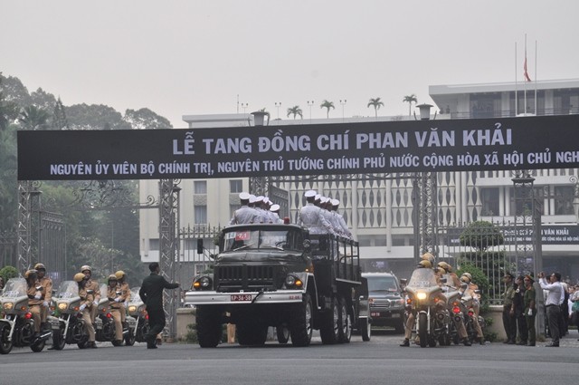 Thương tiếc tiễn đưa nguyên Thủ tướng Phan Văn Khải về đất mẹ ảnh 5