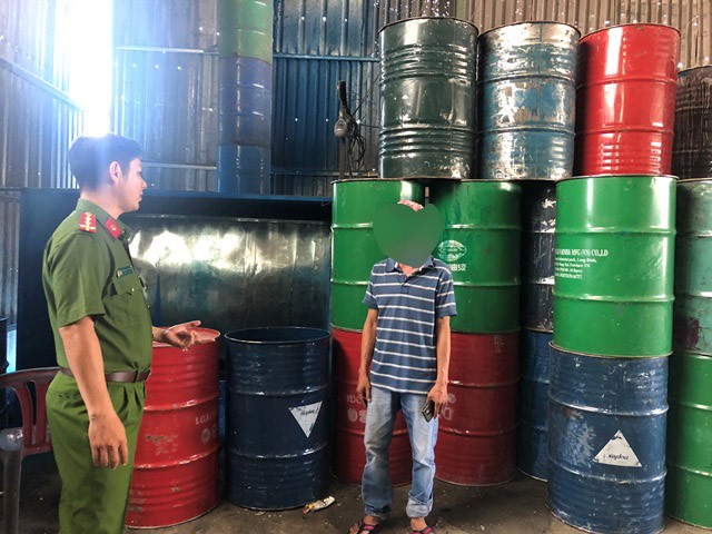 Nghi vấn đường dây tiêu thụ chất thải độc hại ở Bình Dương ảnh 1