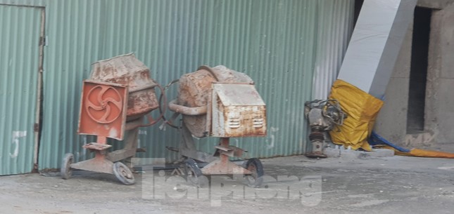 Cận cảnh tòa nhà triển lãm 800 tỷ xây dựng dang dở ở Thủ Thiêm ảnh 8