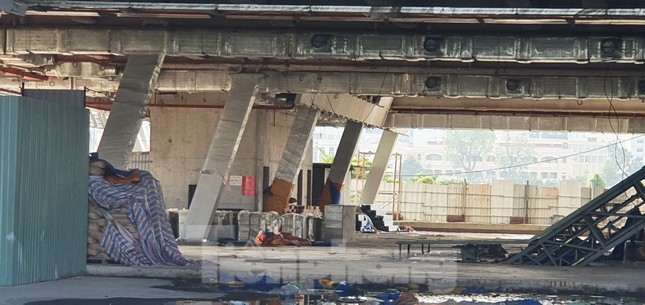 Cận cảnh tòa nhà triển lãm 800 tỷ xây dựng dang dở ở Thủ Thiêm ảnh 7