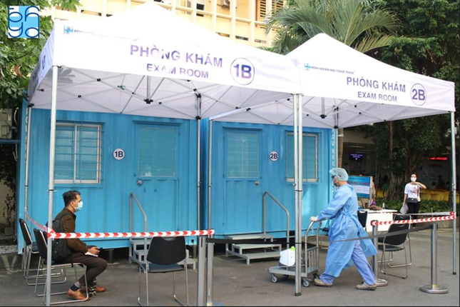 Bệnh viện hiến kế mô hình giảm nguy cơ lây nhiễm bệnh Covid-19 cho nhân viên y tế ảnh 3