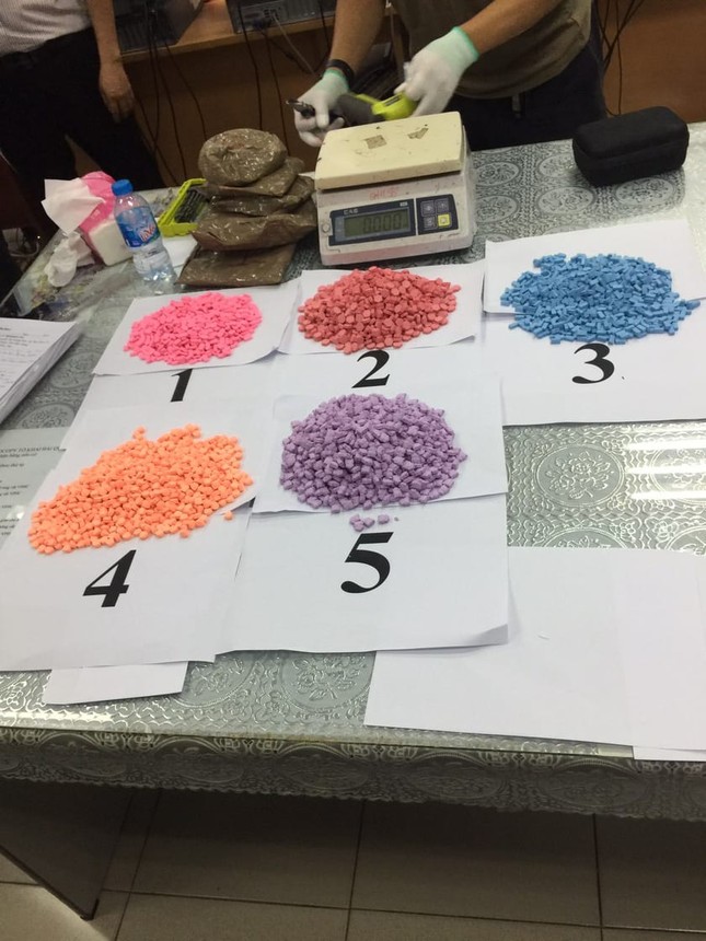 Lô ma túy trị giá hơn 20 tỉ đồng ngụy trang trong loa về Việt Nam ảnh 1