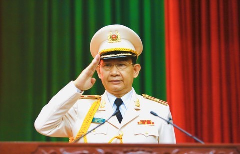 Thăng cấp bậc hàm thiếu tướng cho Phó Giám đốc Công an TPHCM ảnh 3