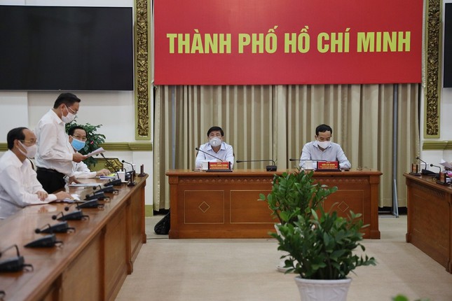 TPHCM xem xét xử lý hình sự các trường hợp không khai báo y tế ảnh 2