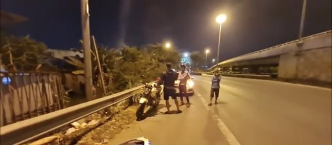 Công an vào cuộc vụ quay phim 'giám sát CSGT' ảnh 1