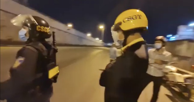 Công an vào cuộc vụ quay phim 'giám sát CSGT' ảnh 2
