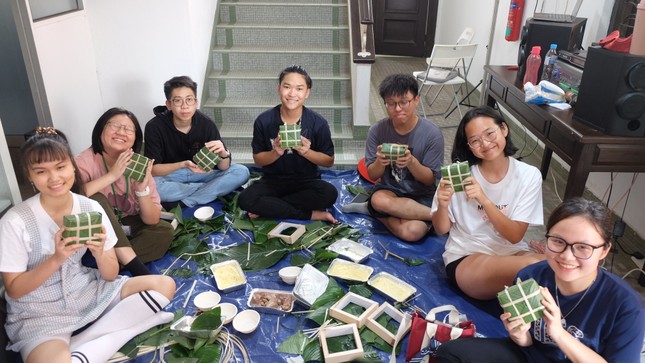 Du học sinh Việt tại Singapore tưng bừng đón Tết cổ truyền ảnh 5