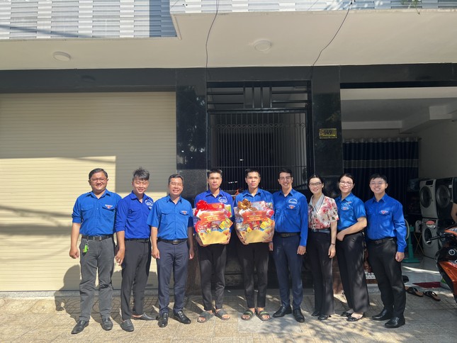 Tạm biệt giảng đường, anh em sinh đôi tình nguyện nhập ngũ ảnh 2