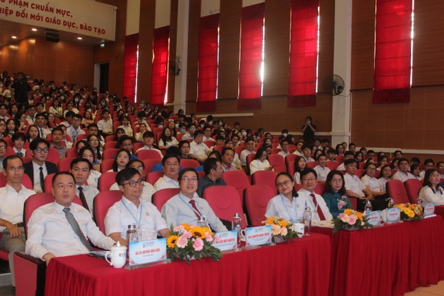 Anh Nguyễn Khánh Tùng tái đắc cử Chủ tịch Hội Sinh viên Việt Nam trường ĐH Sư phạm TPHCM ảnh 1
