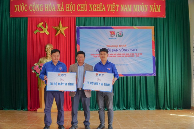 Vì người bạn vùng cao ảnh 3