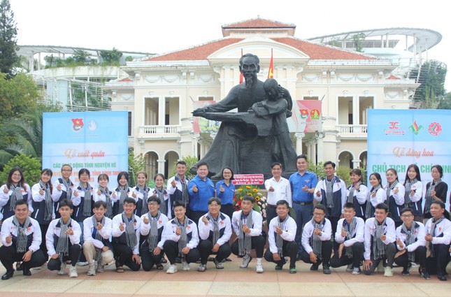 56 thanh niên tình nguyện TPHCM thực hiện nhiệm vụ tại đảo Phú Quý ảnh 3