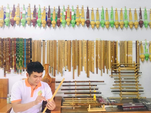 Nhờ đam mê, chàng trai này đã đưa mặt hàng sáo trúc của mình sang tận Nhật Bản ảnh 1