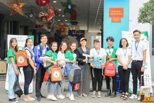 Hành trình "giải cứu" balô cũ ảnh 8