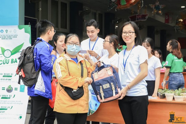 Hành trình "giải cứu" balô cũ ảnh 5